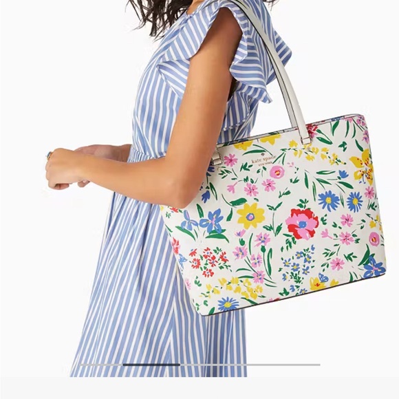 🙌Kate Spade Limited Edition ( no
Longer in print hard to find ) - Picture 8 of 9